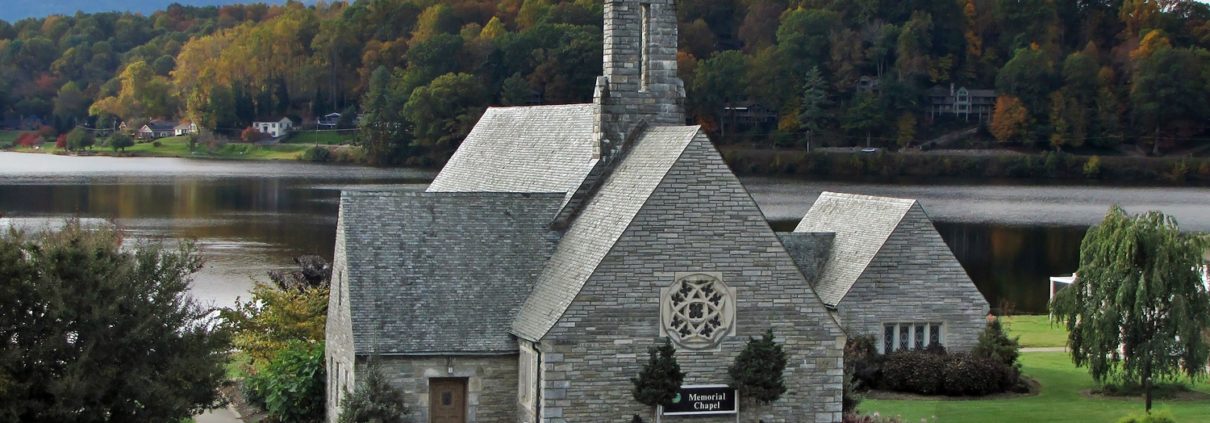 Memorial Chapel near Lake Junaluska, NC by Daniel Hass (Own work) [CC BY-SA 3.0 (http://creativecommons.org/licenses/by-sa/3.0)], via Wikimedia Commons